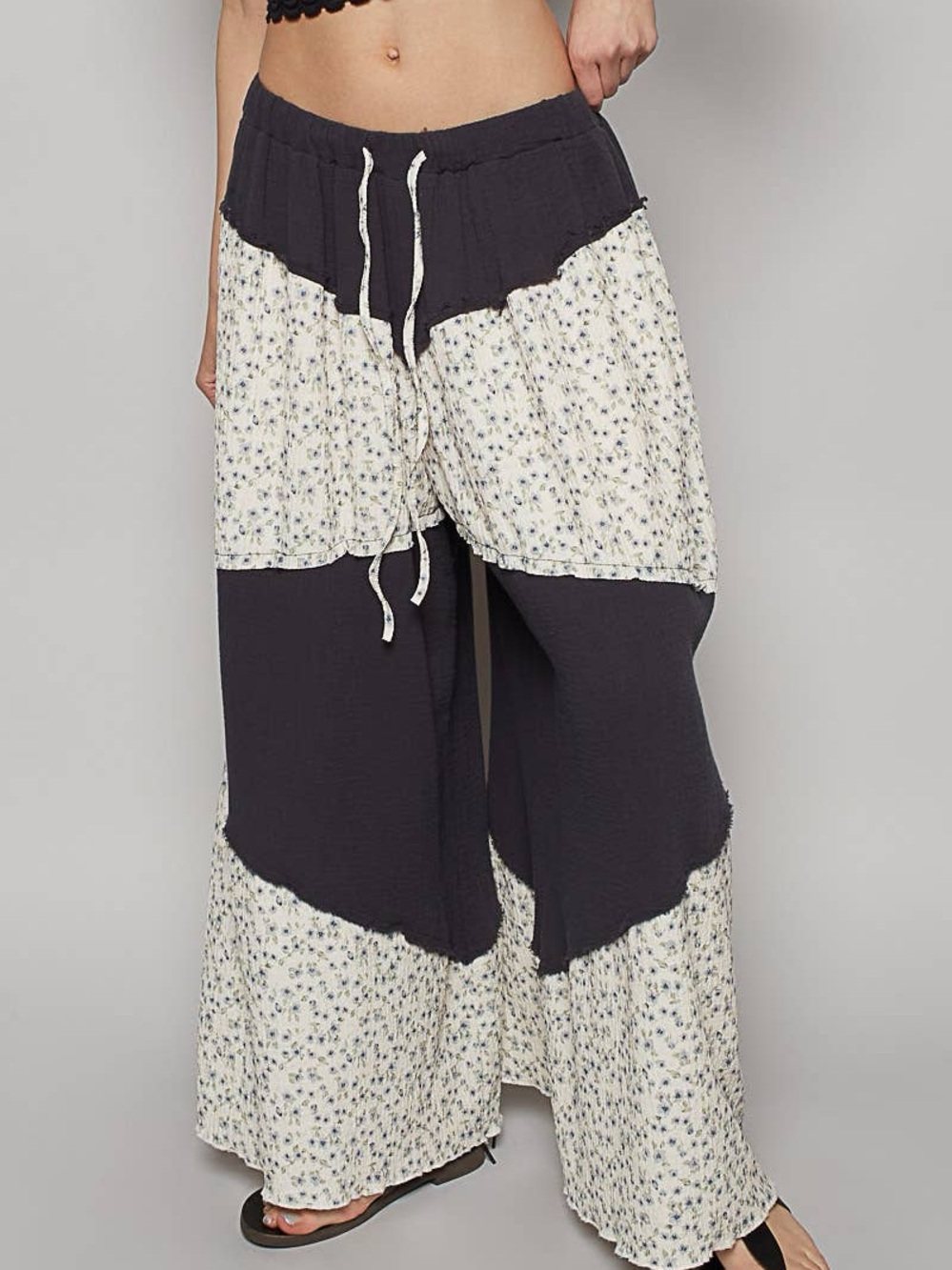 POL Two-Tone Black and Cream Floral Wide-Leg Pants